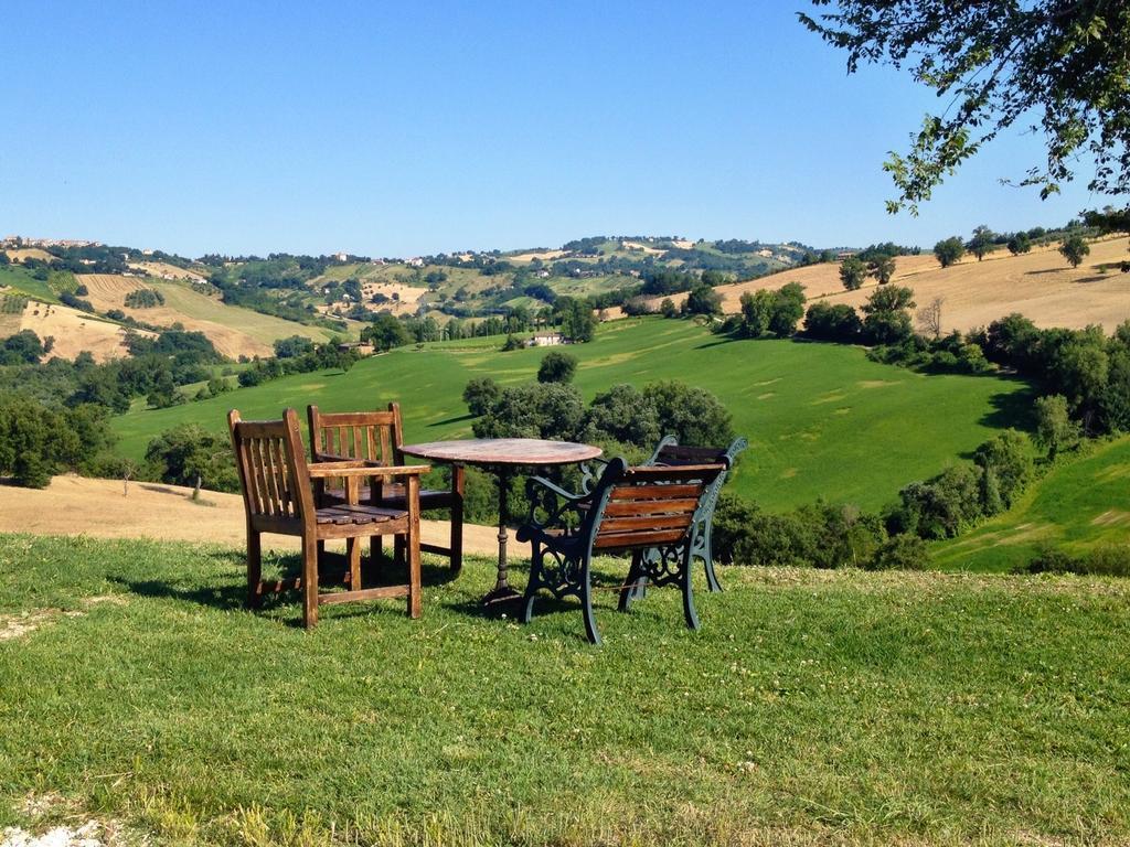 Casale Delle Rondini Bed & Breakfast Tolentino Exterior photo