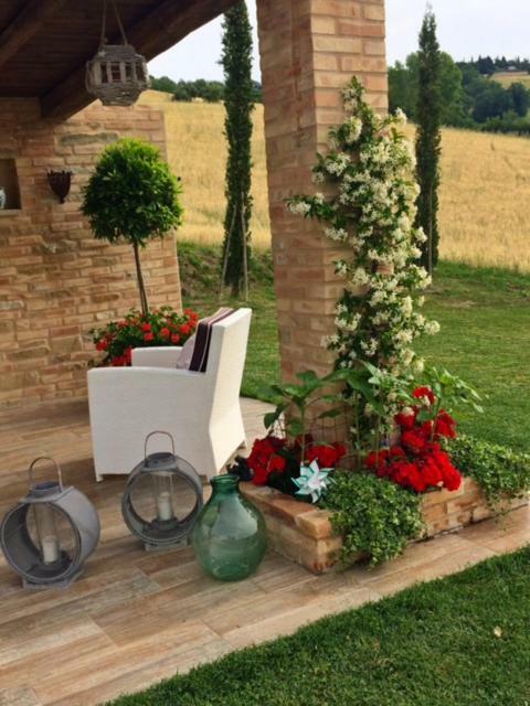 Casale Delle Rondini Bed & Breakfast Tolentino Exterior photo